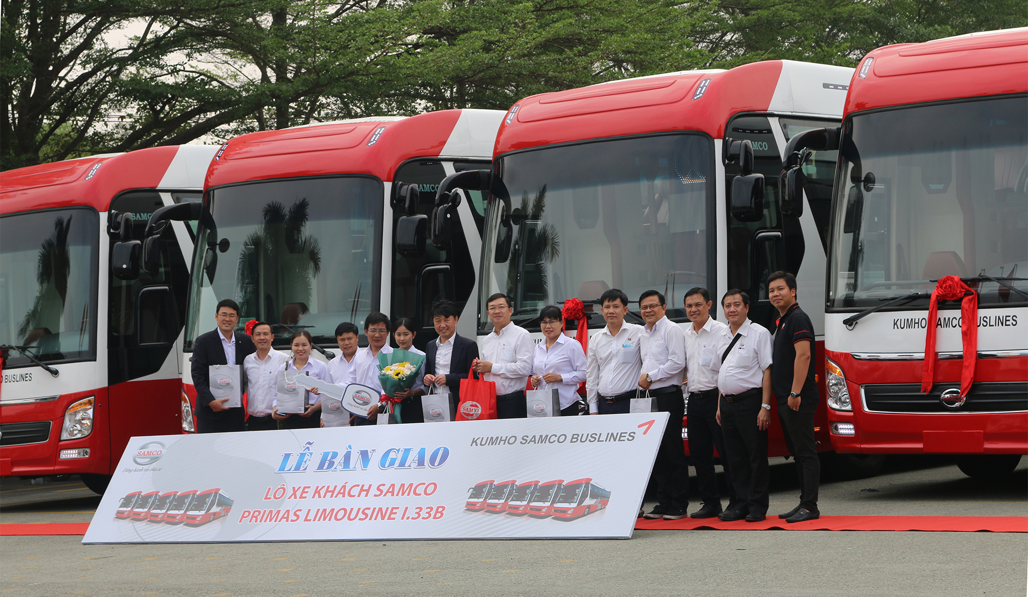Toàn cảnh buổi lễ giao nhận xe