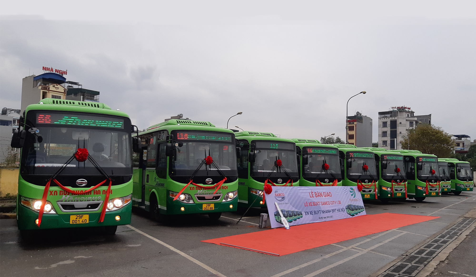 SAMCO HÀ NỘI BÀN GIAO HÀNG LOẠT XE BUÝT CHO KHÁCH HÀNG DỊP GIÁP TẾT TÂN SỬU