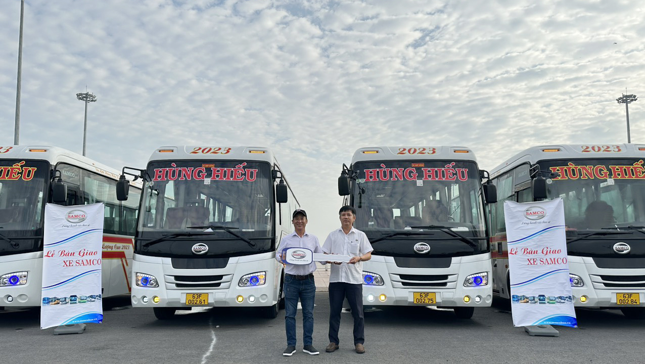 NHÀ XE HÙNG HIẾU ĐẦU TƯ LÔ 08 XE SAMCO FELIX 29 CHỖ NGỒI