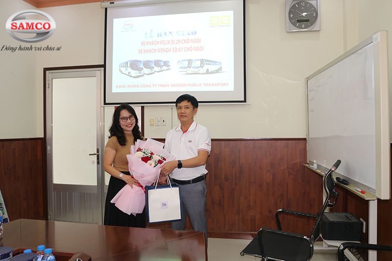 Ban giao xe Samco cho Saigon Public Transport