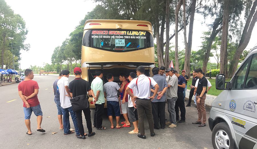 Roadshow samco giới thiệu 2 sản phẩm xe khách