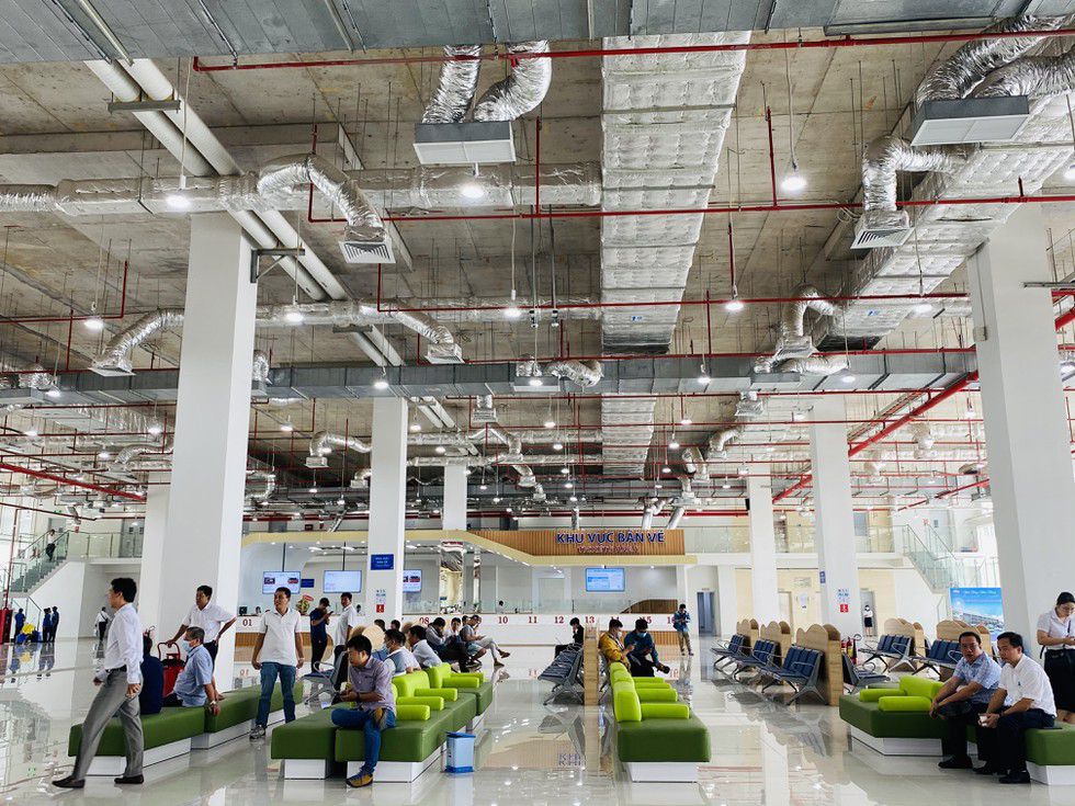 Khu vực ngồi chờ tại Bến xe miền Đông mới